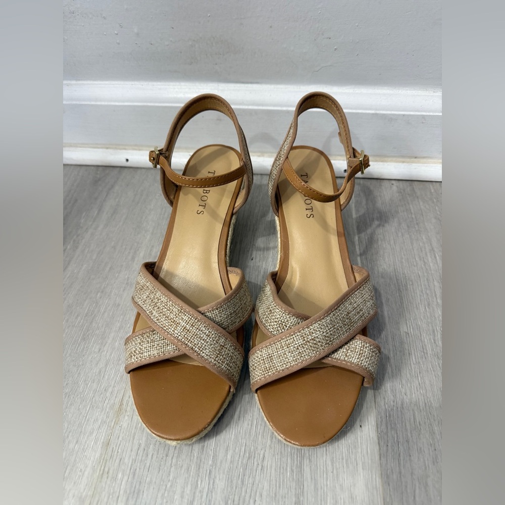 Talbots Women's Beige and Tan Sandals